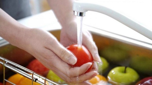 ЯК ЗАПОБІГТИ ХАРЧОВИМ ОТРУЄННЯМ