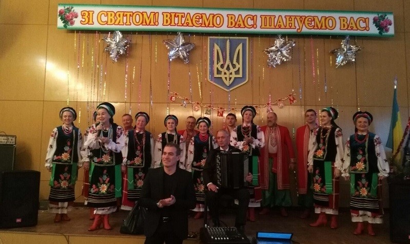 Народний хор Сумської обласної клінічної лікарні привітав з Новим роком та Різдвом Христовим!