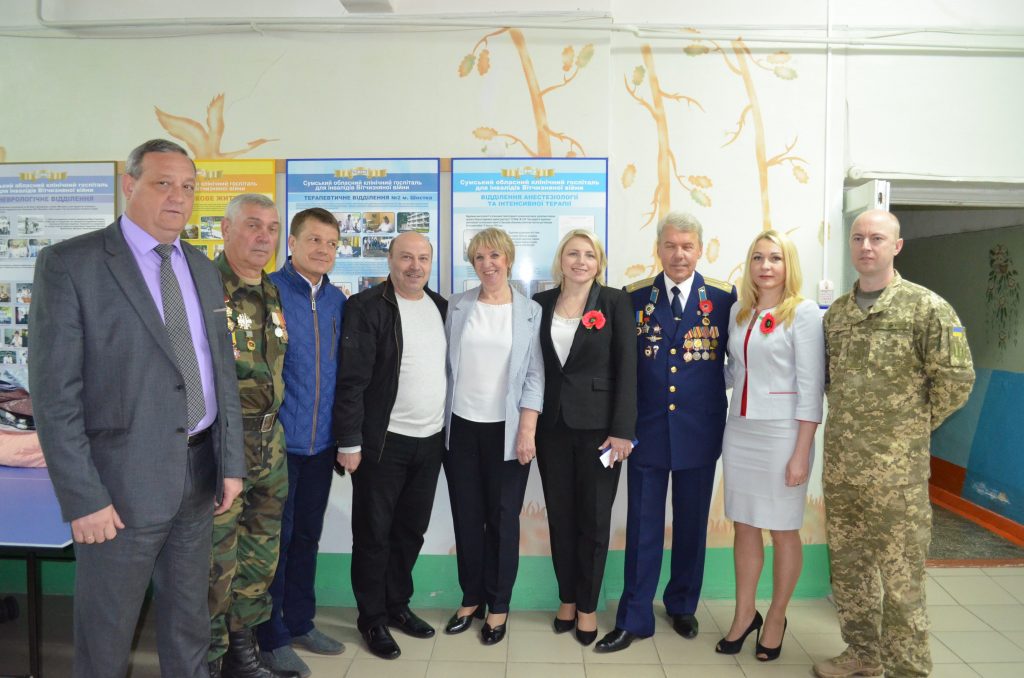 Урочистості в Сумському обласному клінічному госпіталі ветеранів війни до Дня пам'яті та примирення, і Дня Перемоги над нацизмом у Другій світовій війні
