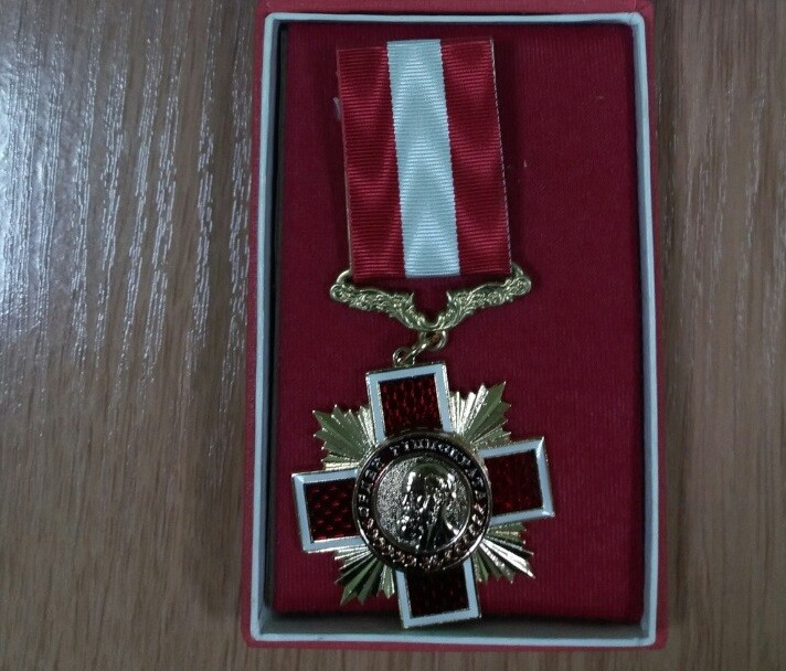 Вітаємо директора Сумського обласного клінічного госпіталю ветеранів війни Інессу Савенко з отриманням  «Ордена Гіппократа»